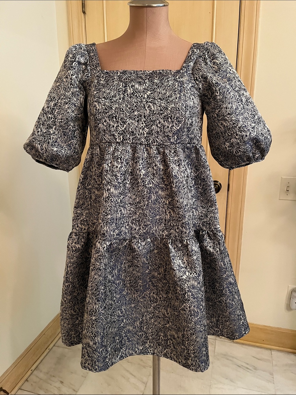 MOON RIVER Coquette Party Navy/Silver Metallic Jacquard Puff SLV Tiered Mini XS